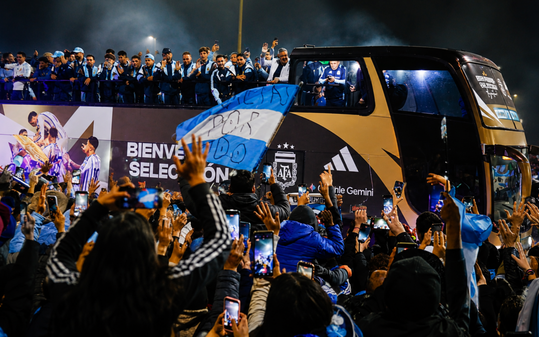 ¡Llegó al país parte de la selección y fueron recibidos como héroes!