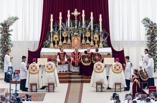 Cisma: Lefebvrianos ordenan a cuatro nuevos obispos sin mandato pontificio y hoy el Vaticano decretó la ex comunión