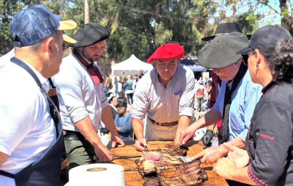 Tres Fiestas Imperdibles para Sentir la Identidad Bonaerense: Salame Quintero, Asado Criollo y Marcha de los Bombos