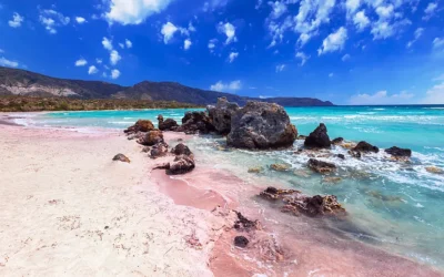 Descubre las 15 playas y calas más deslumbrantes del Mediterráneo: un recorrido inolvidable de Cádiz a las islas griegas