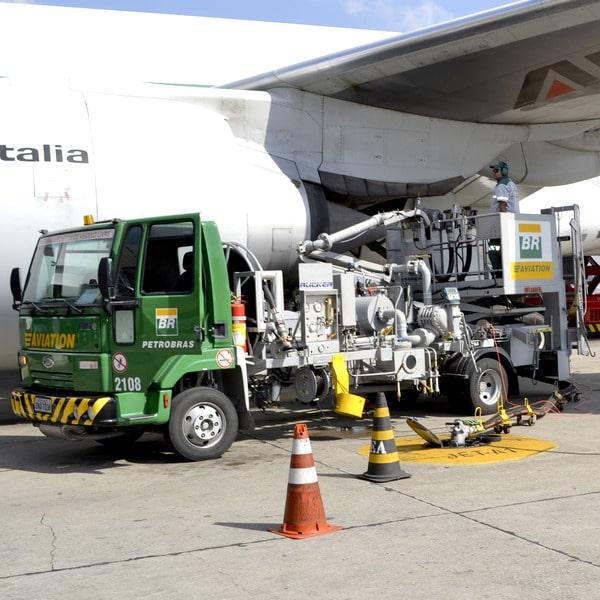 Brasil despega en biocombustibles de aviación y navegación, mientras Argentina se queda en el banco de suplentes