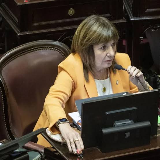 Sin respaldo, el oficialismo dio de baja la cláusula de venta de tierras a extranjeros para salvar la sesión