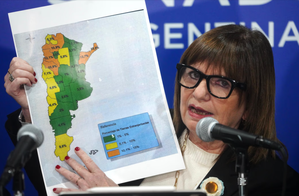 El Gobierno flexibiliza la Ley de Tierras: el tope a extranjeros sube al 25% y Bullrich avisa que “se gana por un voto”
