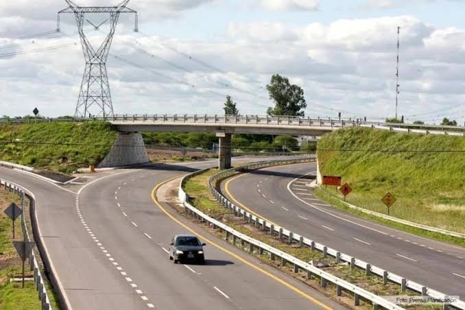 El Gobierno nacional adjudicó la concesión de 3.900 kilómetros de rutas nacionales con inversión 100% privada
