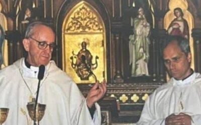 Más de 20 años antes de ser consagrado pontífice, el futuro León XIV visitó Argentina y celebró misa con Bergoglio