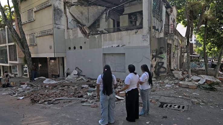 Hoy: Terremoto de magnitud 7,4 en Colombia: al menos 114 muertos, 380 muertos y daños severos