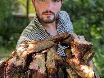 Vilmar Paiva, el influencer que lleva la cultura del asado campero al mundo Vilmar Paiva, el influencer que lleva la cultura del asado campero al mundo