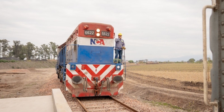 ¡El tren del azúcar vuelve a rodar! La histórica alianza que reactivó un ramal clave tras 45 años de silencio