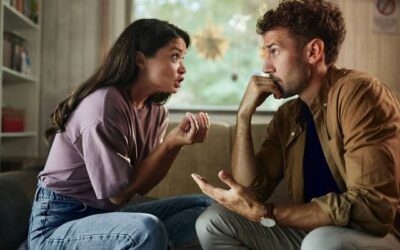 El amor no habla un solo idioma: por qué juzgar a tu pareja con tus propias reglas los aleja El amor no habla un solo idioma: por qué juzgar a tu pareja con tus propias reglas los aleja