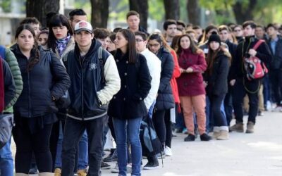 La UCA reveló el problema laboral de los jóvenes: 7 de cada 10 no trabajan o lo hacen informalmente La UCA reveló el problema laboral de los jóvenes: 7 de cada 10 no trabajan o lo hacen informalmente