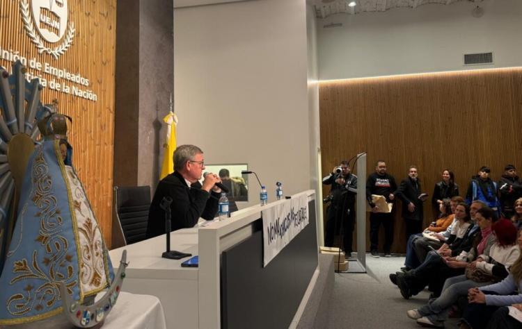 Monseñor García Cuerva pide “que no haya más Roxanas”: un llamado a cuidar a la niñez más vulnerable