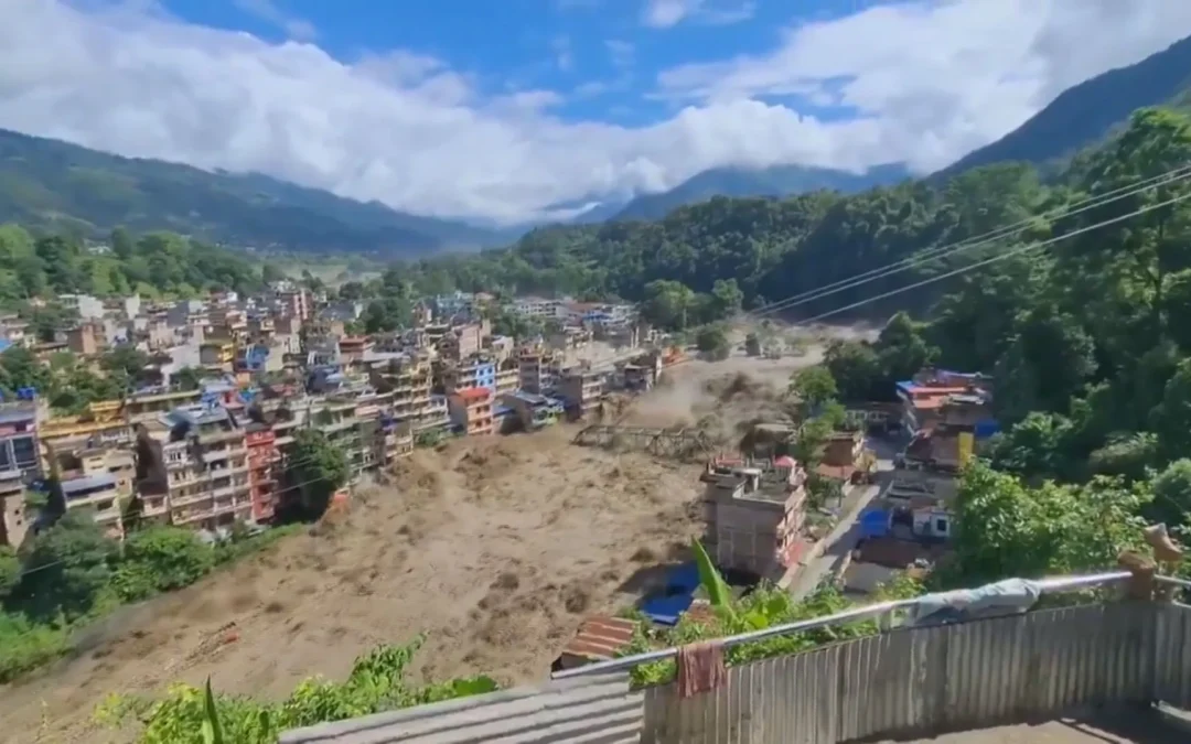Desprendimiento en el Himalaya: el geofísico Guillermo Corona explica la catástrofe de Nepal y sus similitudes con crecidas históricas