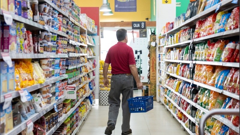 El Gobierno disolvió el Inal y ahora el control de los alimentos queda en manos de Senasa y Salud