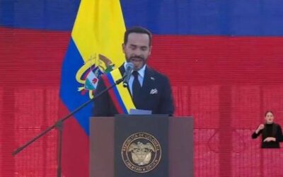 De la Espriella, el presidente colombiano,  se disculpa por acto religioso en investidura y pide a Dios que bendiga a Colombia