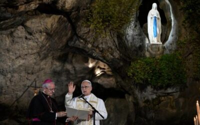 En Lourdes, el Papa encomienda Francia a la Virgen María