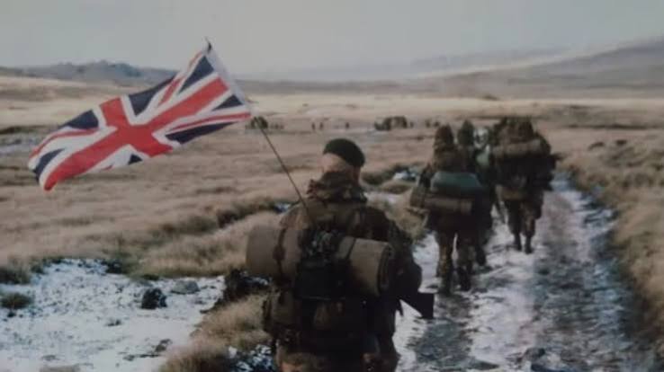 Malvinas: Reino Unido respaldó a las empresas que operan en las islas y desafió las sanciones de Argentina