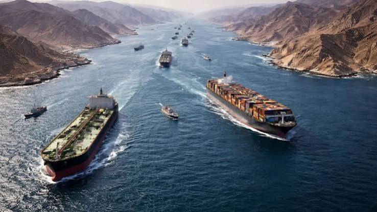 Las compras de divisas levantan las reservas mientras el petróleo global entra en zona de alerta