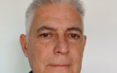De la alarma a la arquitectura: ¿quién controlará a la inteligencia artificial? Por Roberto Carlos «Pipo» Martínez Chaves (columna traducida al inglés)