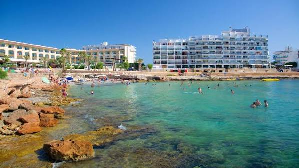 San Antonio de Portmany, el lugar ideal para alojarse en Ibiza