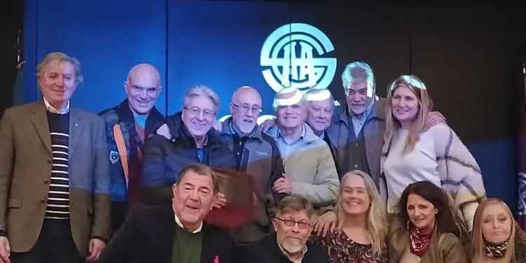Yayo Hourmilougue recibió el Galardón Susini y coronó 36 años de periodismo político