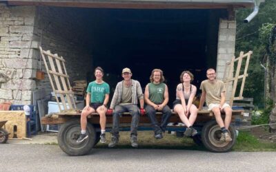 Una eco-granja francesa busca voluntarios para vivir entre montañas trabajando solo diez horas semanales Una eco-granja francesa busca voluntarios para vivir entre montañas trabajando solo diez horas semanales