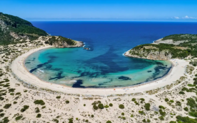 Pilos, la bahía y la playa en forma de omega que cambiaron el destino de Grecia Pilos, la bahía y la playa en forma de omega que cambiaron el destino de Grecia
