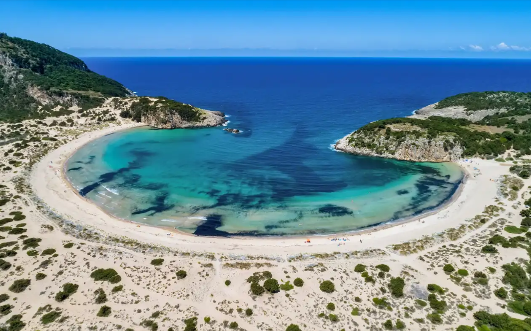 Pilos, la bahía y la playa en forma de omega que cambiaron el destino de Grecia