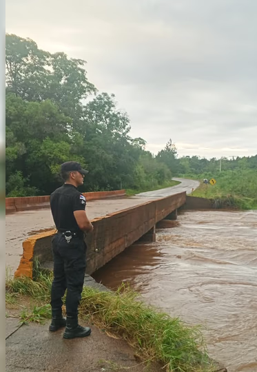 El Niño azota a Misiones con crecidas históricas de los ríos, inundaciones y cortes de pasos fronterizos
