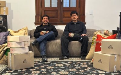 De un departamento en Quilmes a un tostadero de café: la historia de dos ingenieros que apostaron por el grano verde
