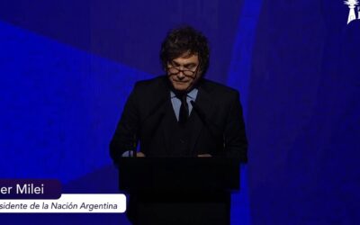 Milei, en la cena de la Fundación Faro: “Intentaron un golpe de Estado por la vía institucional y no pudieron” Milei, en la cena de la Fundación Faro: “Intentaron un golpe de Estado por la vía institucional y no pudieron”