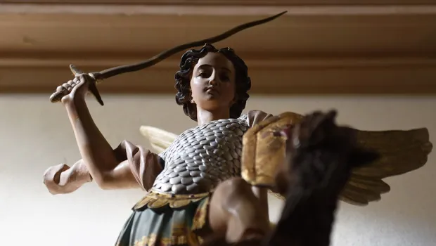 Exorcista narra cómo el demonio motivó al Papa a escribir la oración a San Miguel Arcángel