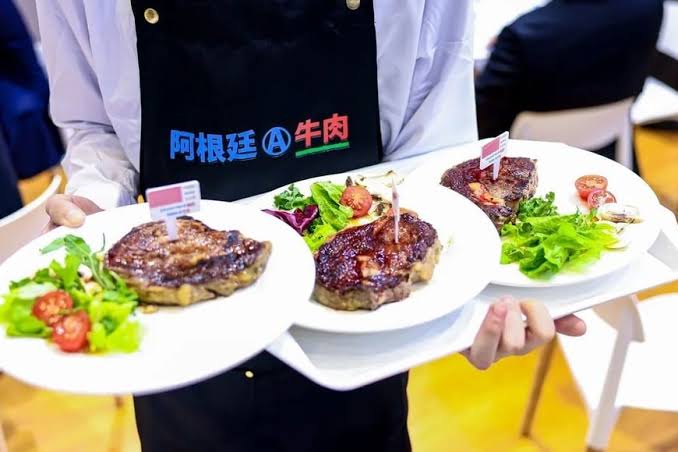La carne argentina va con 30 empresas a la gran feria mundial de alimentos para defender su lugar en el mercado europeo