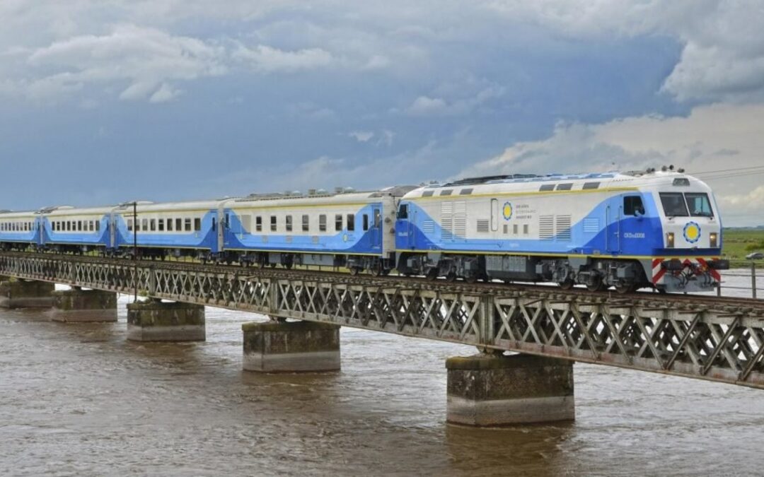 Los cinco trenes turísticos de Argentina que permiten viajar entre paisajes únicos e historia sobre rieles